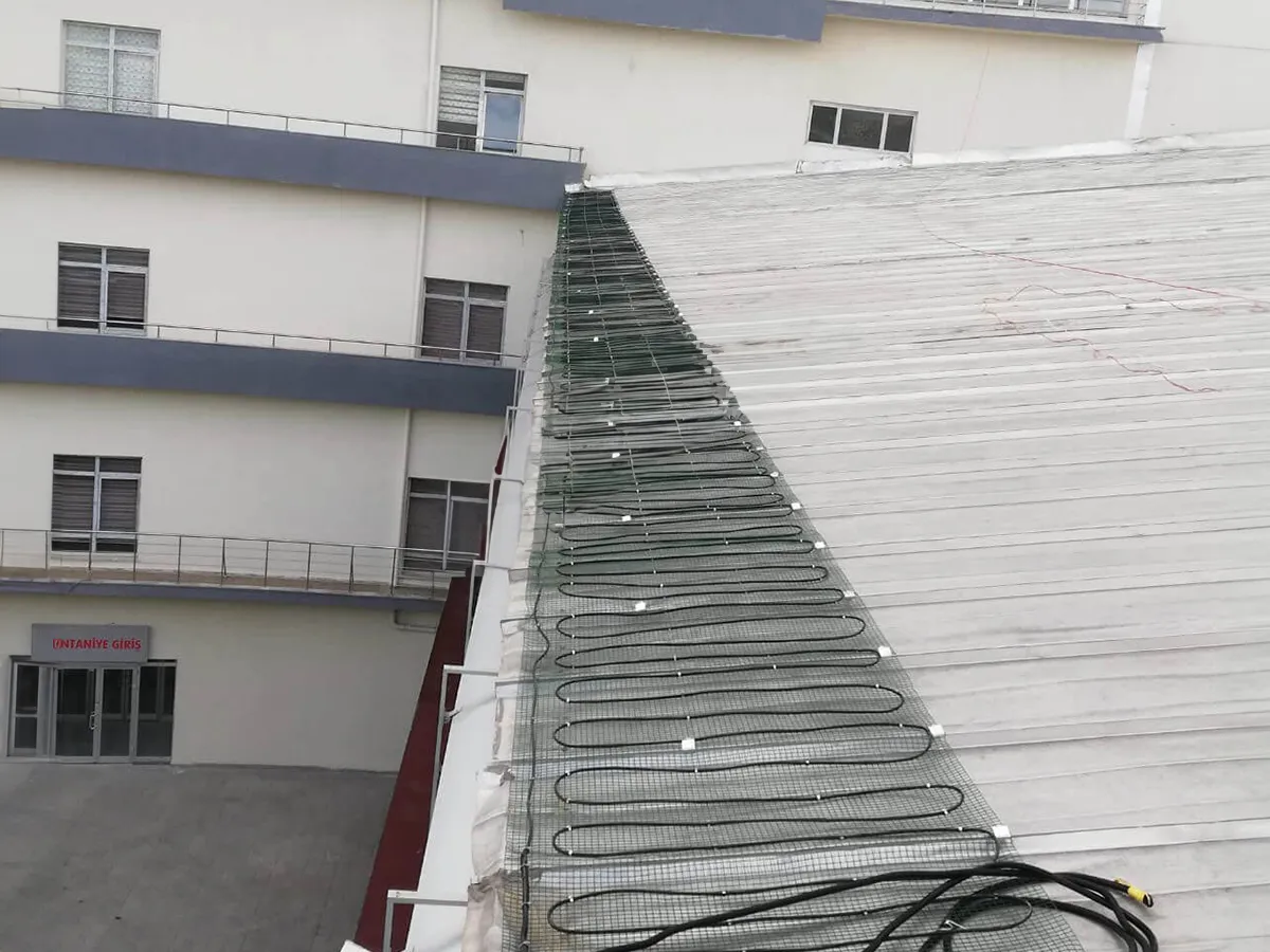 bekamühendislik-Çatı-Kenarı-ve-Saçak-ısıtma