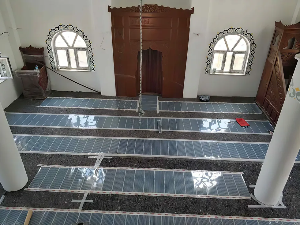 Cami halı altı ısıtma sistemleri, enerji verimliliği ve kullanıcı konforu açısından önemli avantajlar sunar.